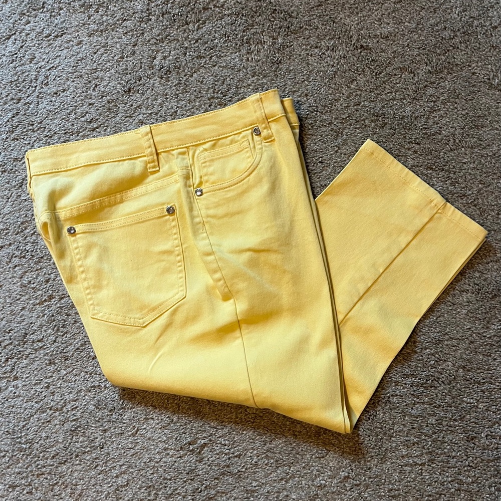 VENUS Yellow Women's Capris Size 12